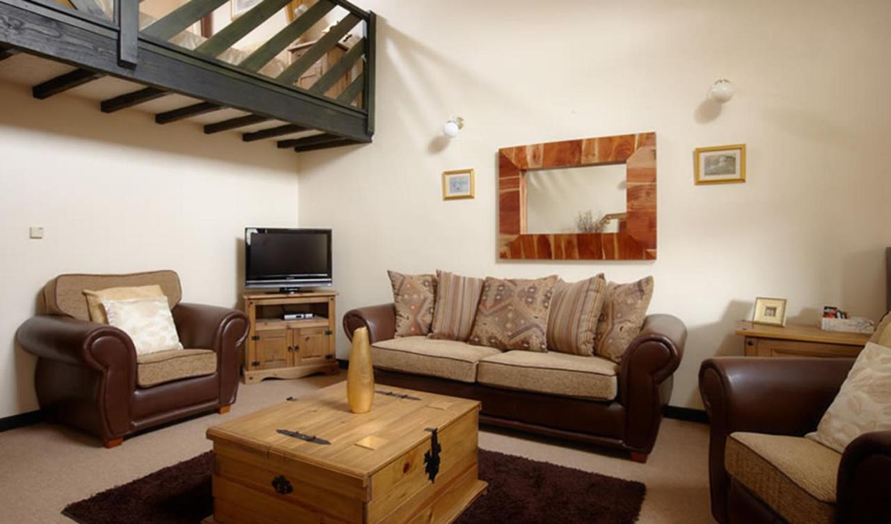 Miltons Country Lodge Lower Langford エクステリア 写真