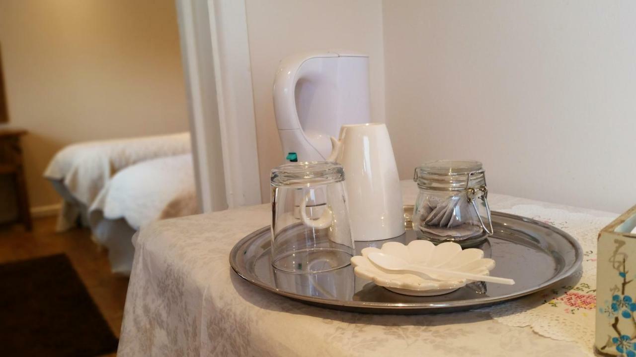 Miltons Country Lodge Lower Langford エクステリア 写真